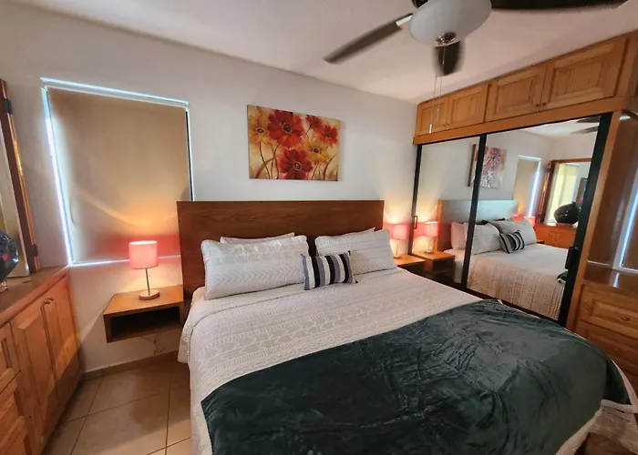 Eateries Shops 10 Min Walk Golf View Apartment
