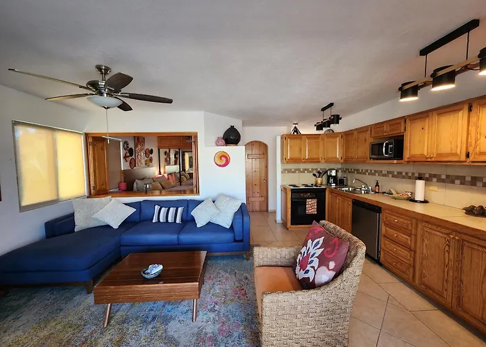 Eateries Shops 10 Min Walk Golf View Apartment San Jose del Cabo